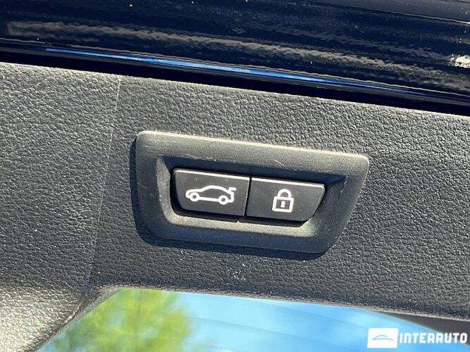 BMW X6 4.0D 63 interauto-car