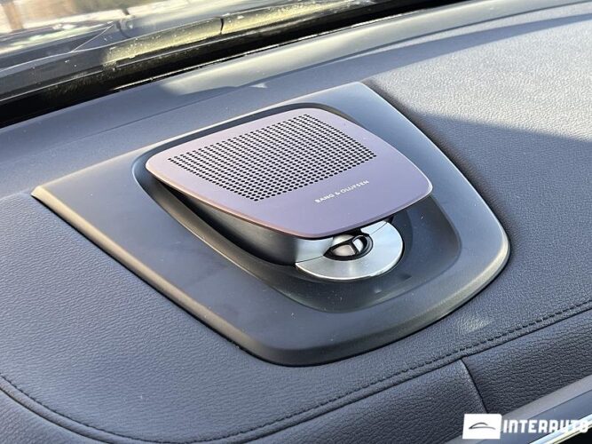 BMW X6 4.0D 47 interauto-car