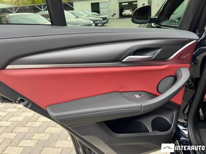 BMW X4 2.0D 52 interauto-car