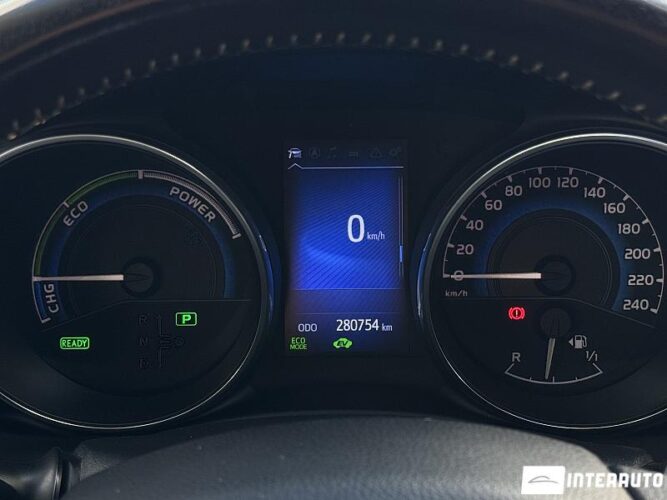 Toyota Auris 42 interauto-car