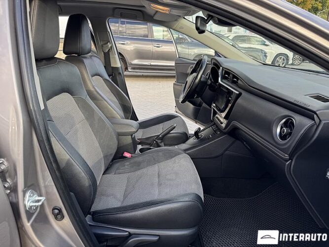 Toyota Auris 47 interauto-car