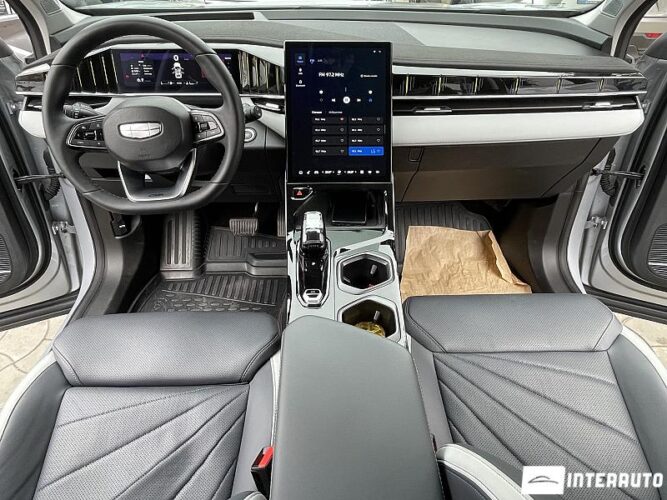 Geely Atlas 41 interauto-car