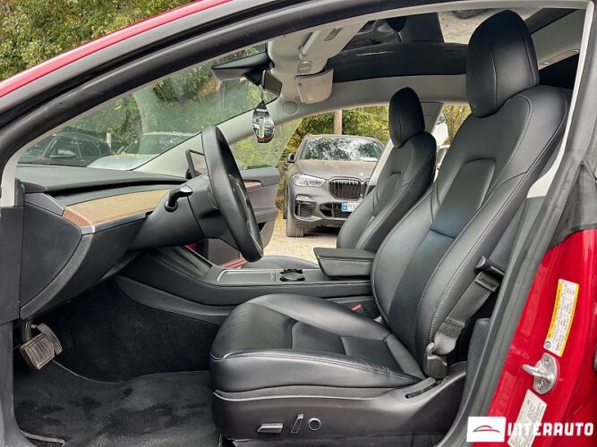 Tesla Model 3 34 interauto-car