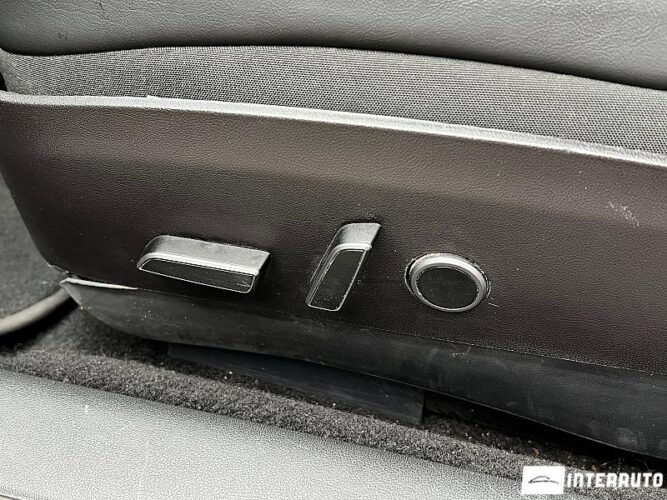 Tesla Model 3 35 interauto-car