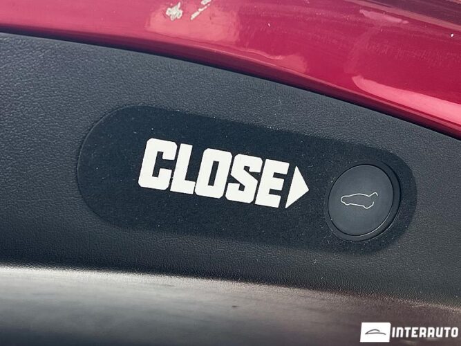 Tesla Model 3 47 interauto-car