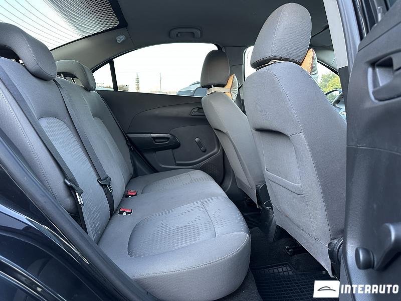 Chevrolet Aveo 26 automobil-interauto