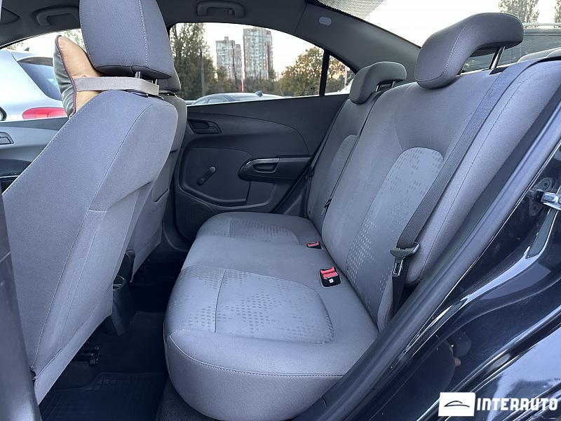 Chevrolet Aveo 25 automobil-interauto