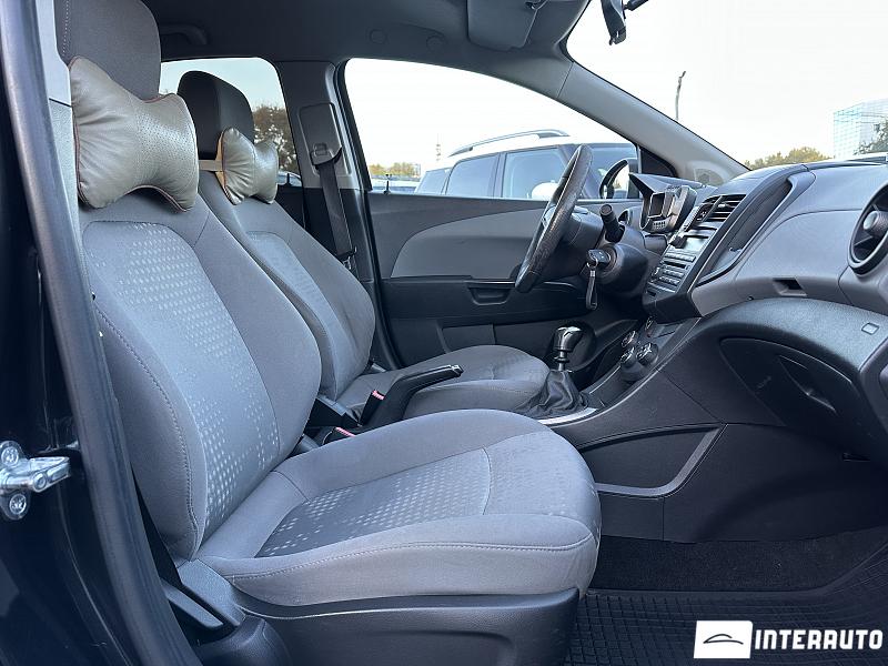 Chevrolet Aveo 24 automobil-interauto