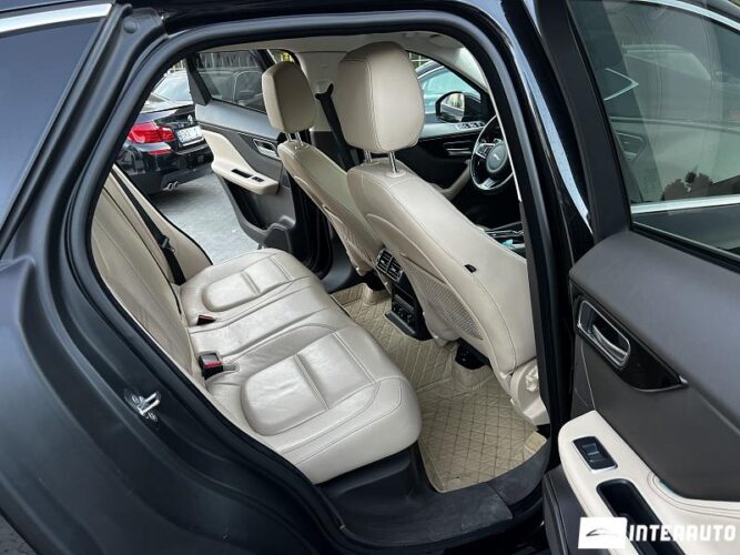 Jaguar F-Pace 42 interauto-car