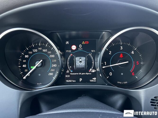 Jaguar F-Pace 36 interauto-car