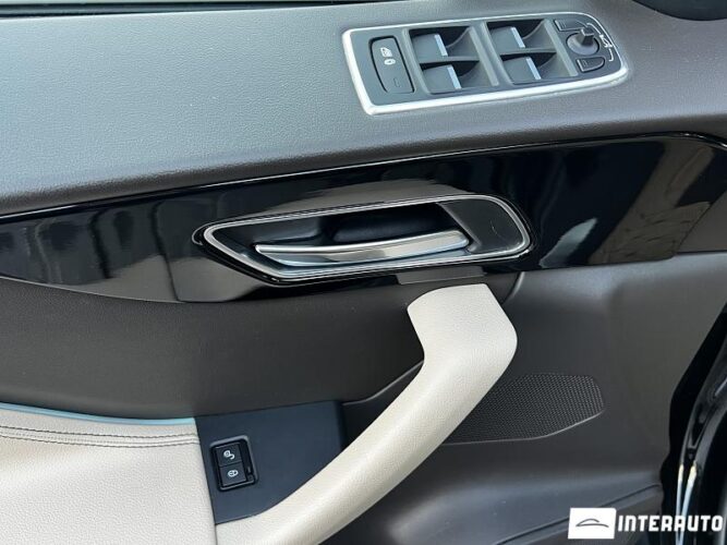 Jaguar F-Pace 40 interauto-car