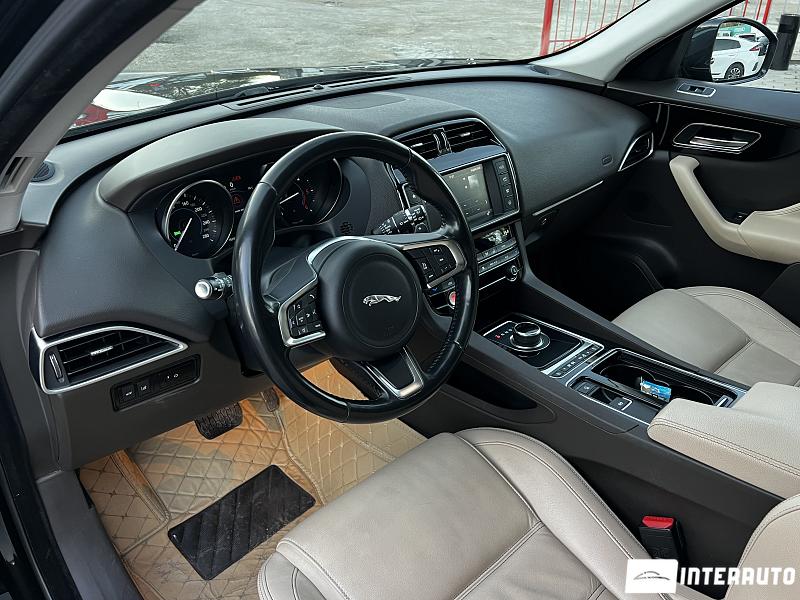 Jaguar F-Pace 16 automobil-interauto