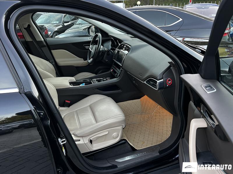 Jaguar F-Pace 15 automobil-interauto
