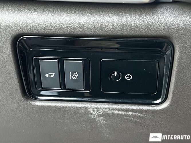 Jaguar F-Pace 41 interauto-car