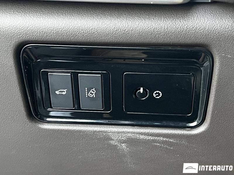 Jaguar F-Pace 24 automobil-interauto