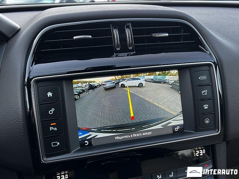 Jaguar F-Pace 20 automobil-interauto