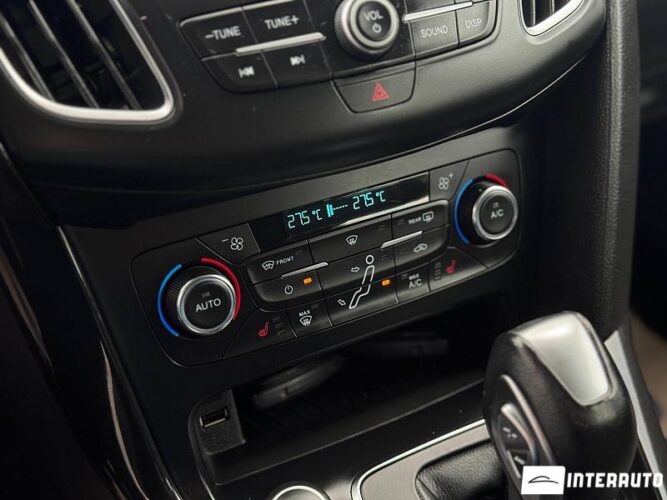 Ford Focus 42 interauto-car