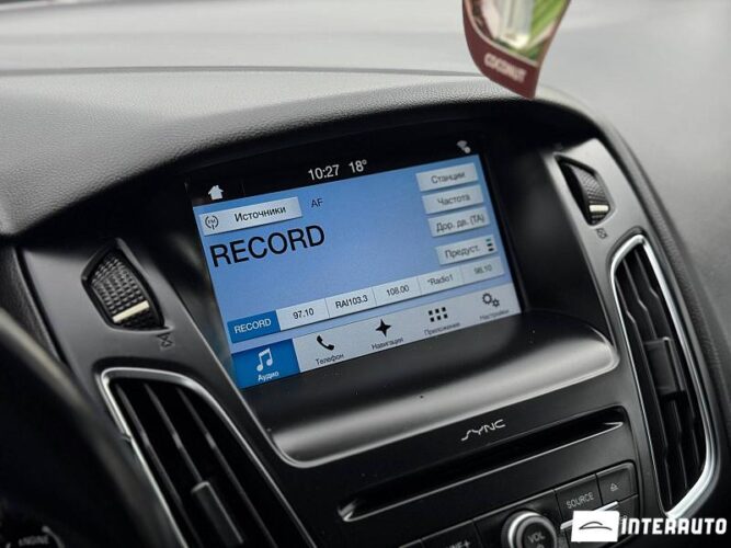 Ford Focus 39 interauto-car