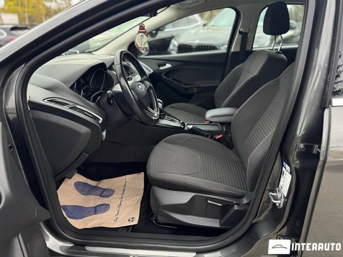 Ford Focus 35 interauto-car