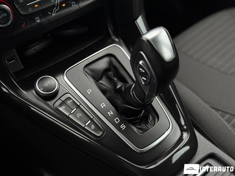 Ford Focus 23 automobil-interauto