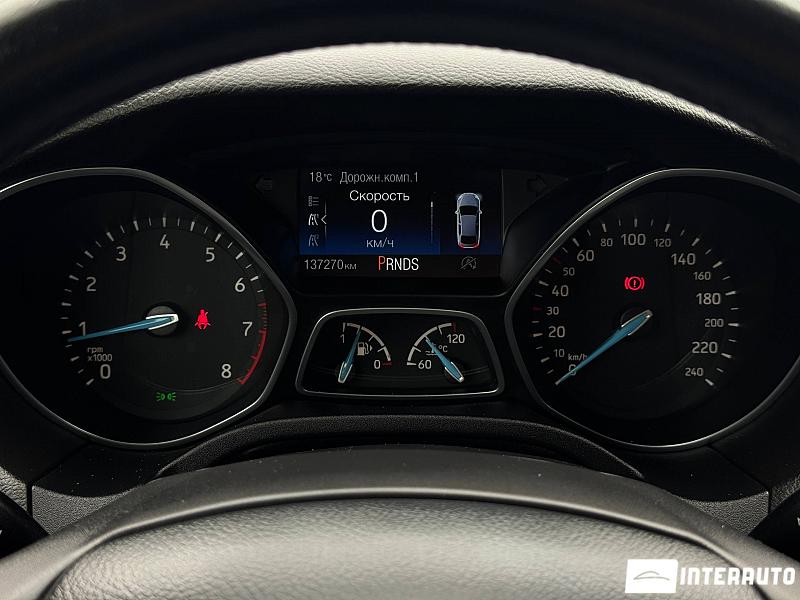 Ford Focus 18 automobil-interauto