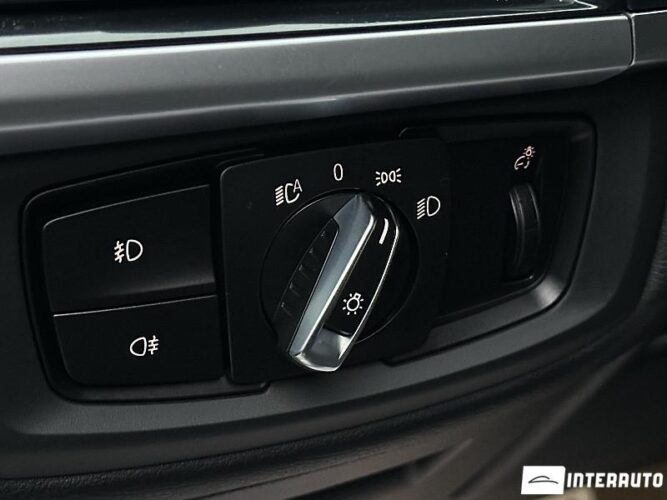 BMW X5 4.0e 52 interauto-car