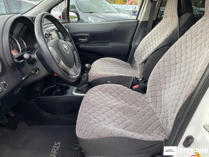 Toyota Yaris 31 interauto-car