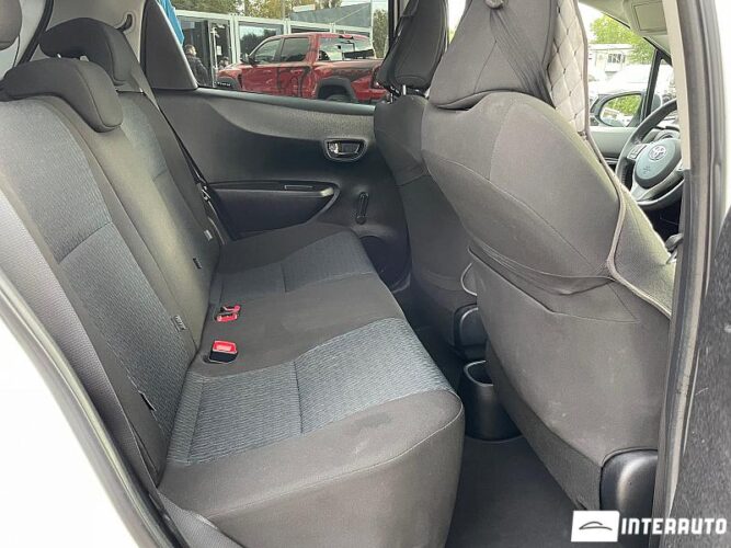 Toyota Yaris 41 interauto-car