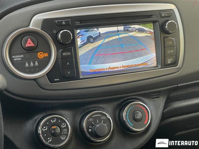 Toyota Yaris 38 interauto-car