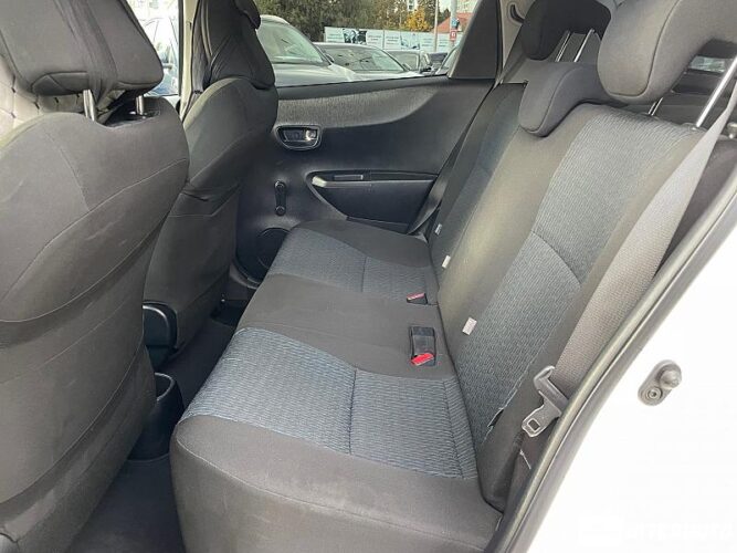 Toyota Yaris 40 interauto-car
