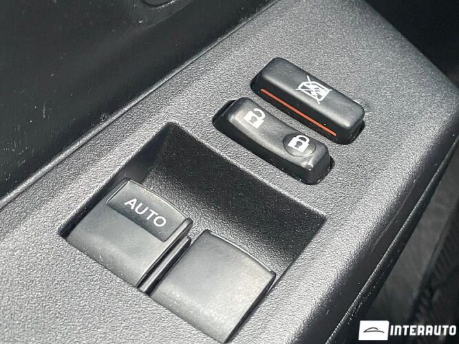 Toyota Yaris 33 interauto-car