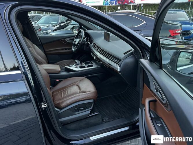 Audi Q7 54 interauto-car