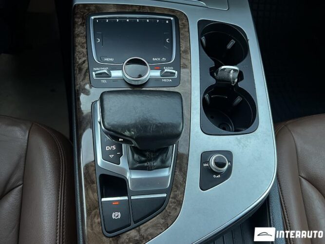 Audi Q7 48 interauto-car