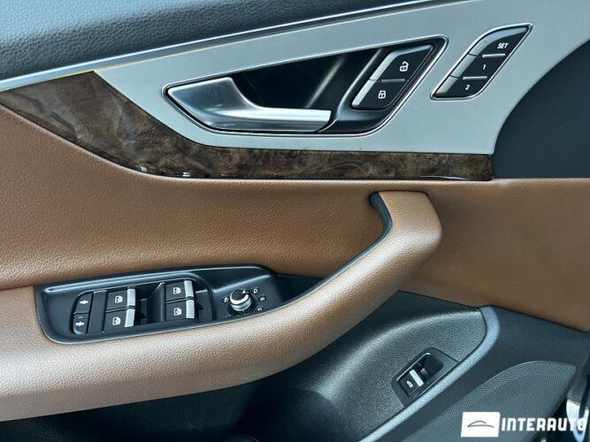 Audi Q7 50 interauto-car