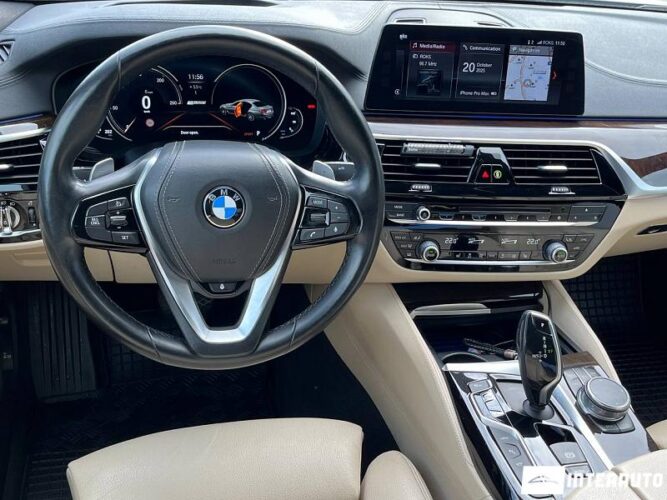 BMW 530e 34 interauto-car