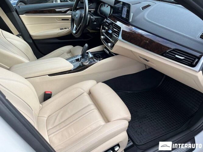 BMW 530e 33 interauto-car
