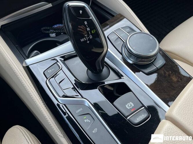 BMW 530e 42 interauto-car