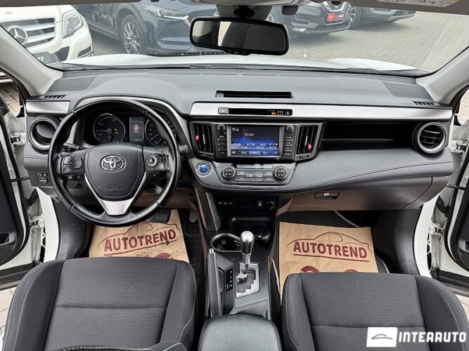 Toyota Rav-4 38 interauto-car