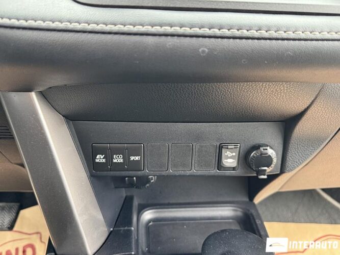 Toyota Rav-4 43 interauto-car