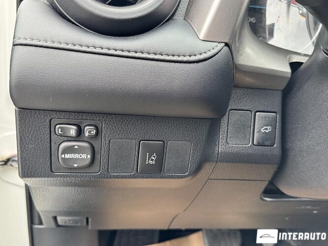 Toyota Rav-4 50 interauto-car