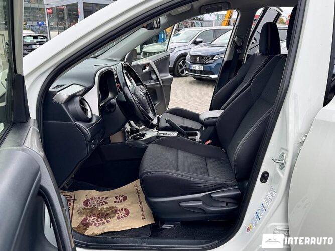 Toyota Rav-4 37 interauto-car