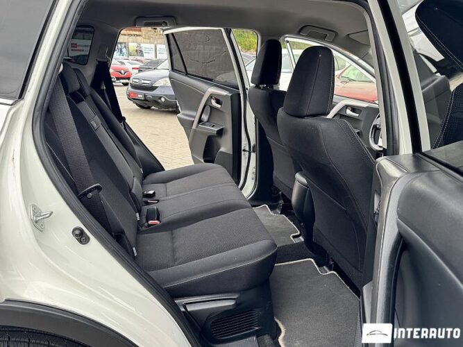 Toyota Rav-4 46 interauto-car