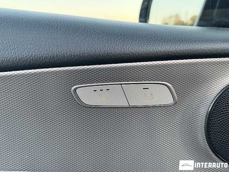 Mercedes E 220 27 automobil-interauto