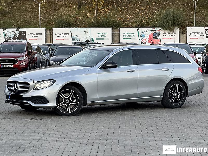 Mercedes E 220 12 automobil-interauto