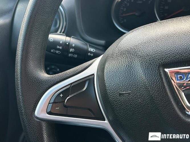 Dacia Logan MCV 39 interauto-car