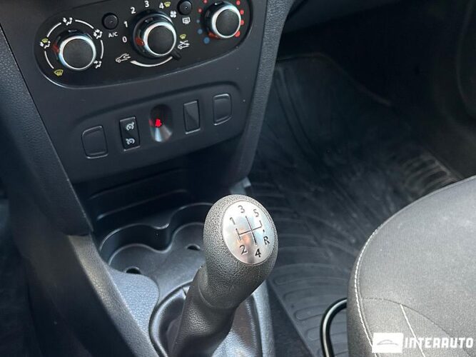 Dacia Logan MCV 43 interauto-car