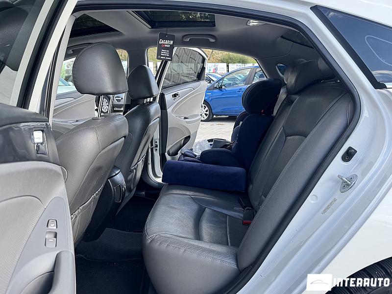 Hyundai Sonata 24 automobil-interauto