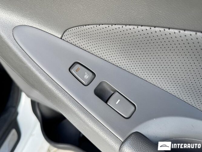 Hyundai Sonata 47 interauto-car