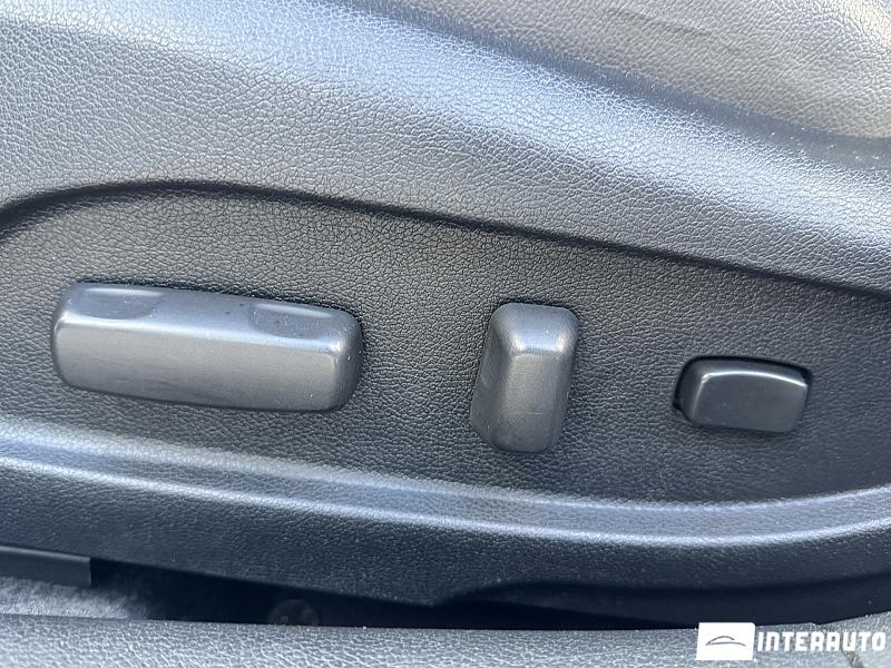Hyundai Sonata 32 automobil-interauto