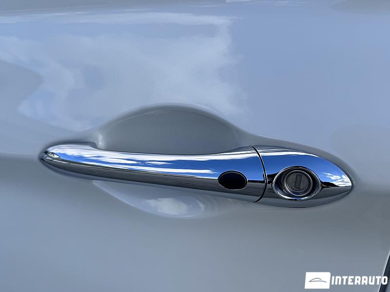 Hyundai Sonata 29 automobil-interauto